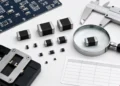 黑色陶瓷本体与平齐银色端电极的不同尺寸 MLV 产品