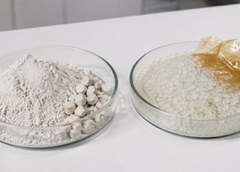 氧化锌基陶瓷粉体与聚合物树脂原材料对比